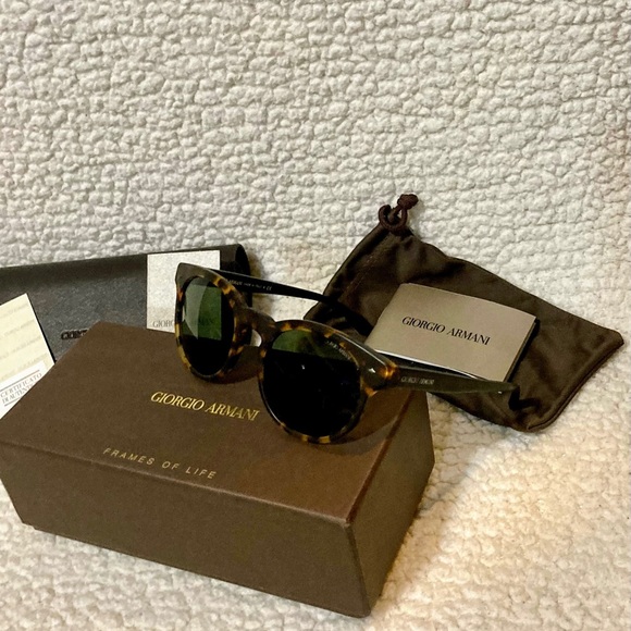 BNIB GIORGIO ARMANI FRAMES OF LIFE Sunglasses W/Certification of Authenticity - Picture 8 of 12